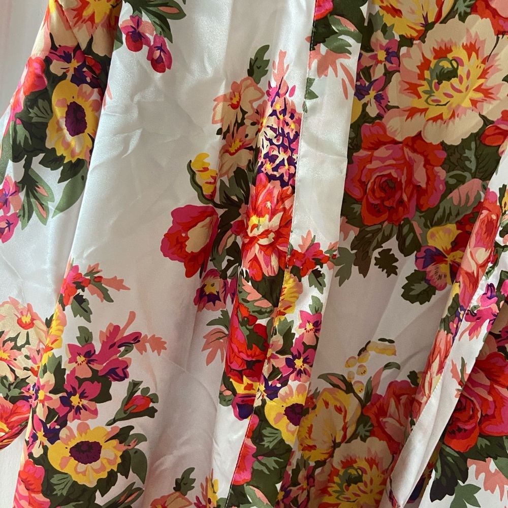 Brand new never worn, silk flowery robe.